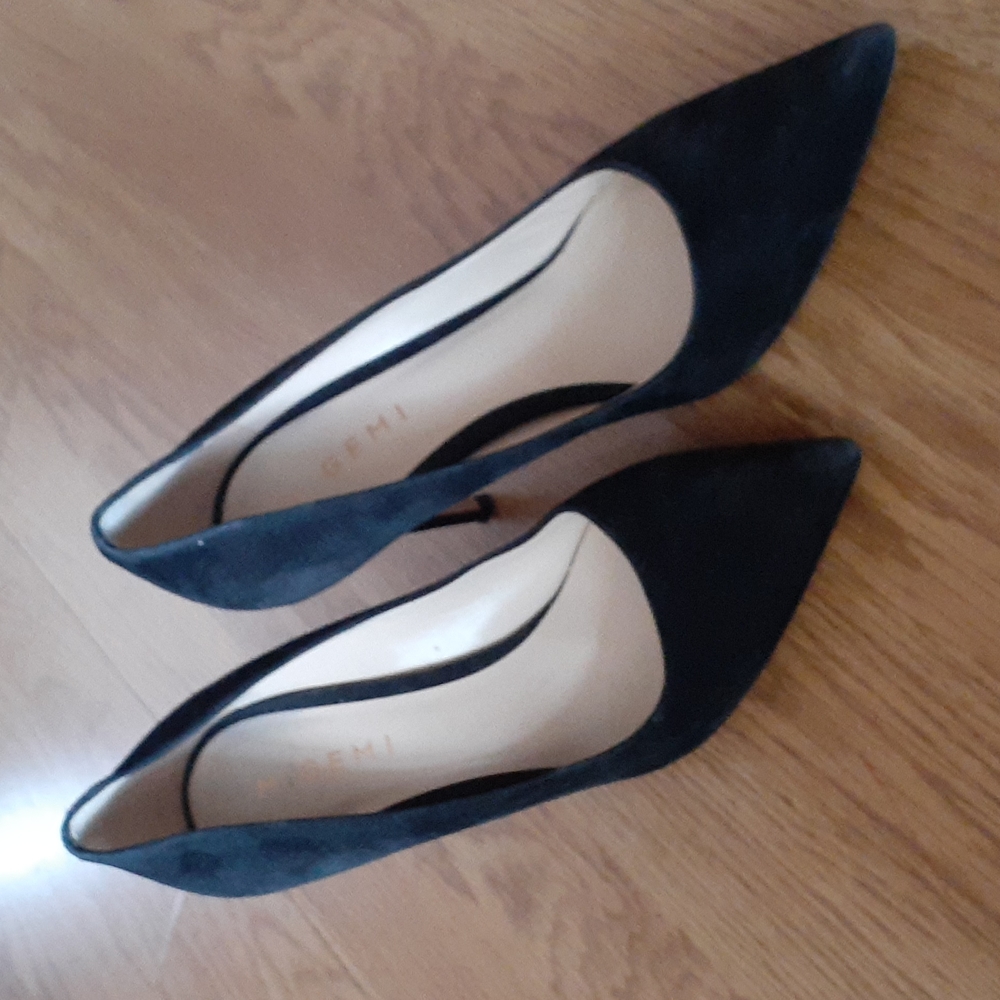 M. GEMI 36.5 6.5 Black suede pointed closed toe heels 3.5"